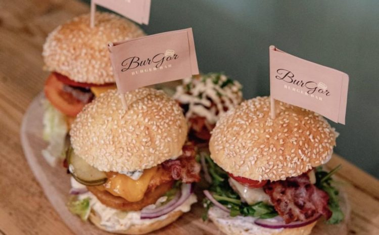 🤪 ᴀᴠɪꜱ ᴀᴜx ɪɴᴅÉᴄɪꜱ ! 🤪 On a pensé à vous avec notre concept ultra satisfaisant chez BURGOR : le BurGor Festival ! Commandez vos 3 minis Burgers au choix parmi toute la carte ! 🍔